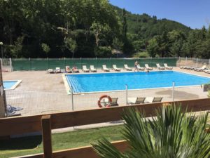 camping piscine La Bernede